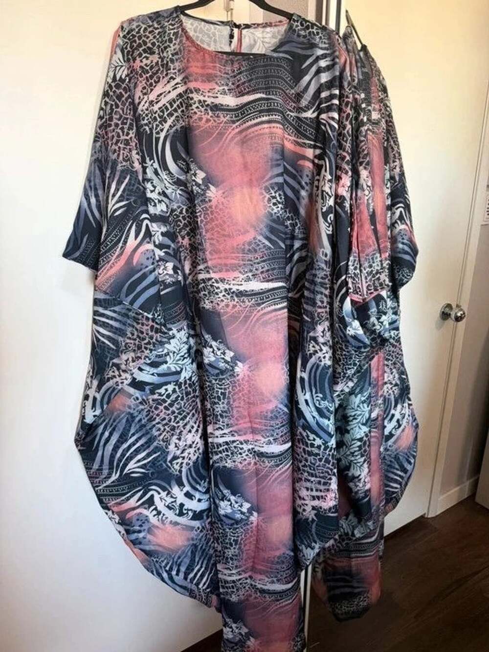 Natana | OS | Abstract Print Lightweight Polyester Kaftan